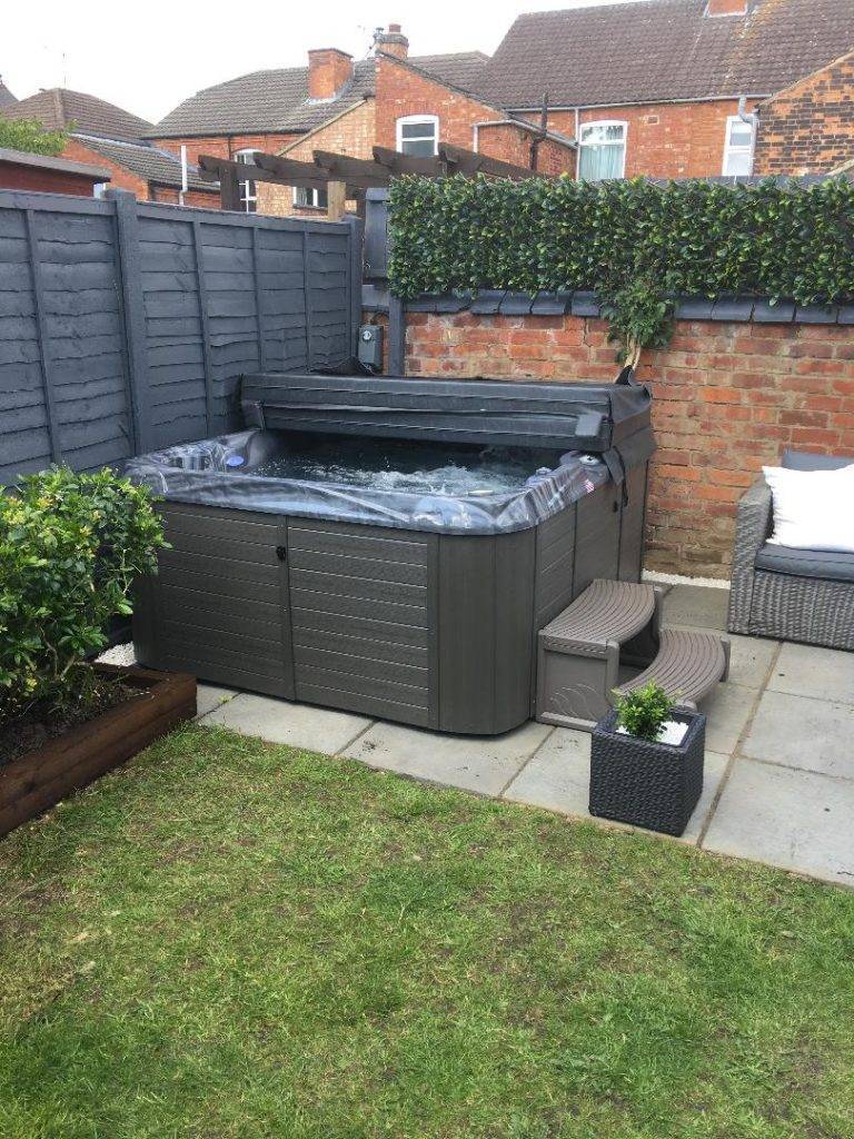 Now that's what you call a perfect hot tub delivery to Market Harborough.